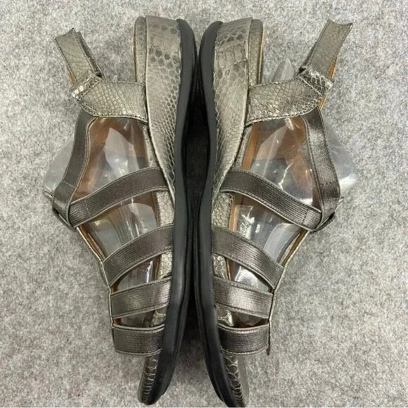Clarks Artisan Silver Strappy Leather Sandals Women’s Size 9M - Picture 11 of 11